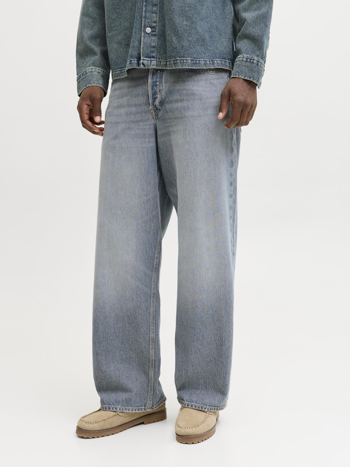 model_shot-front